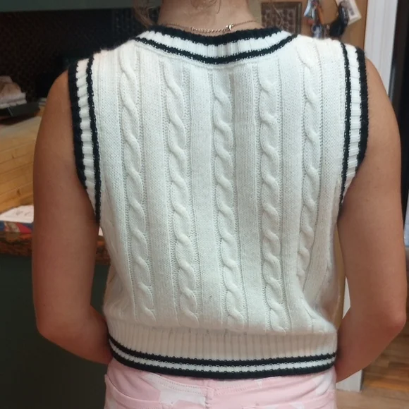 SHEIN White Cable Knit V-Neck Sweater Vest - Picture 2 of 3